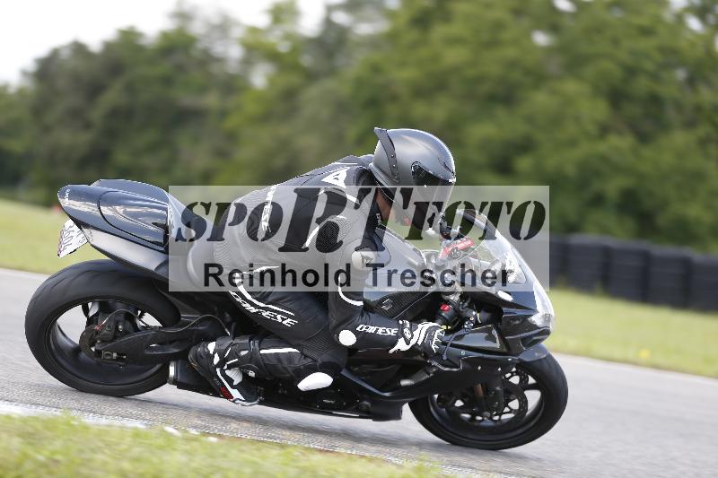 /Archiv-2024/29 12.06.2024 MOTO.CH Track Day ADR/Gruppe blau/94